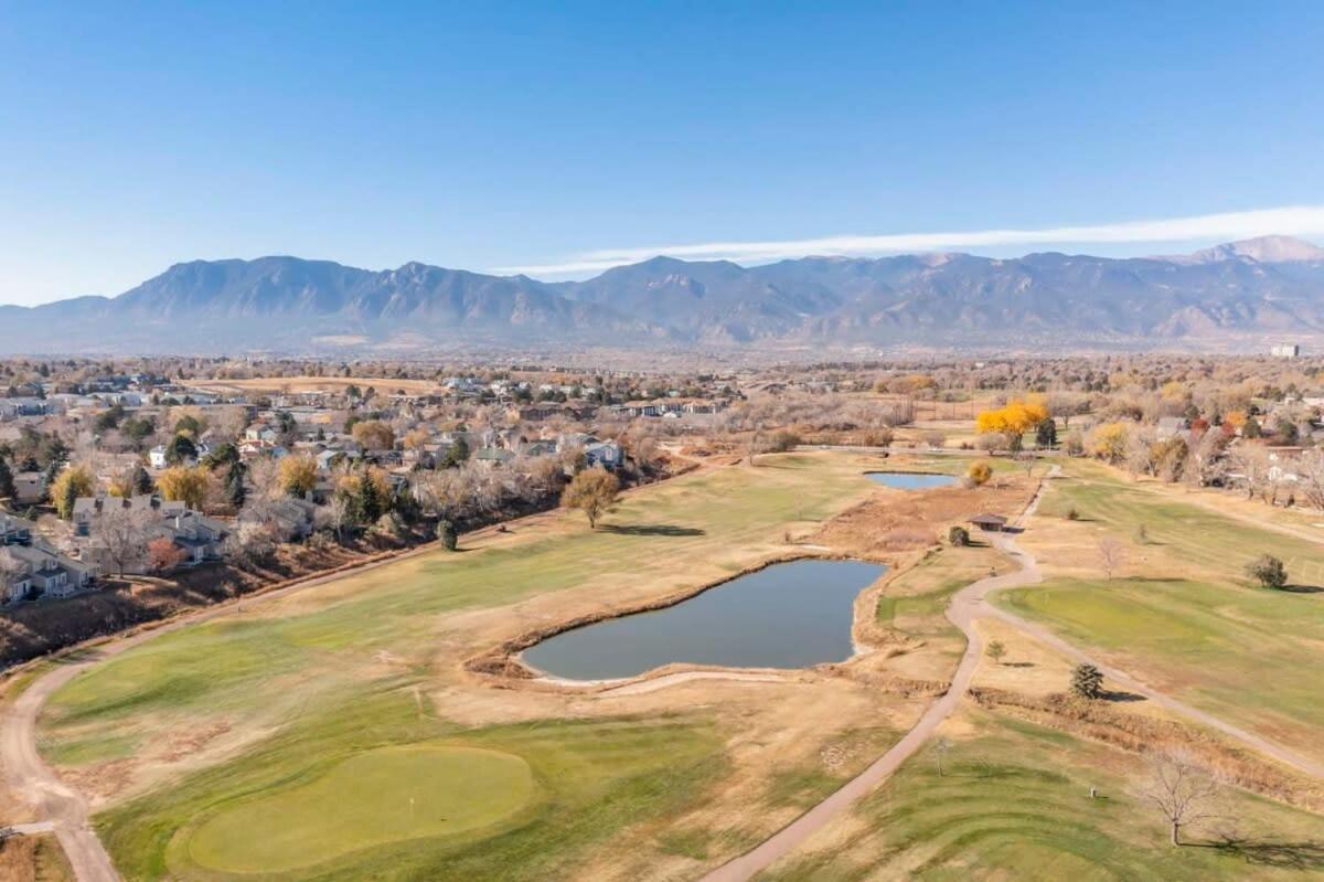 2Bd Luxury Condo Cocktail Lounge Beautiful Views Colorado Springs Exterior photo