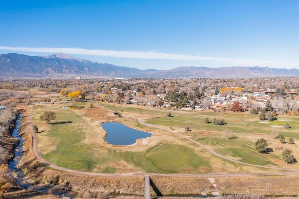 2Bd Luxury Condo Cocktail Lounge Beautiful Views Colorado Springs Exterior photo