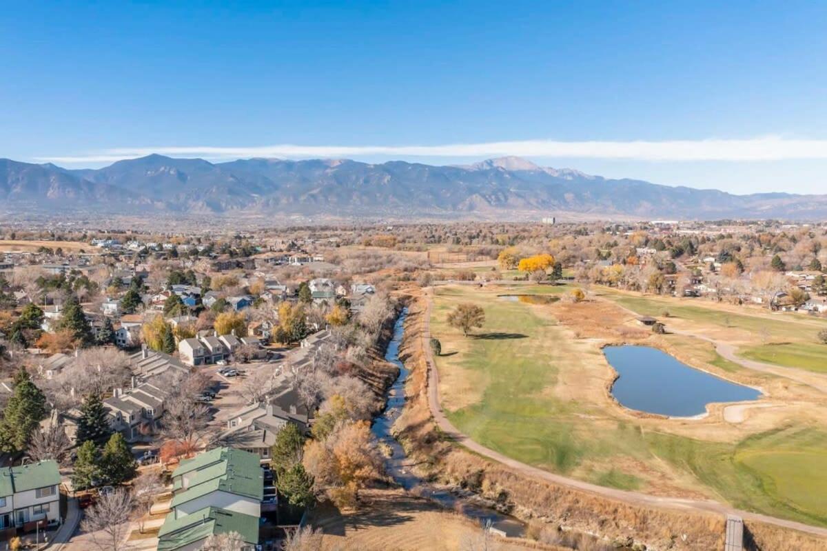 2Bd Luxury Condo Cocktail Lounge Beautiful Views Colorado Springs Exterior photo