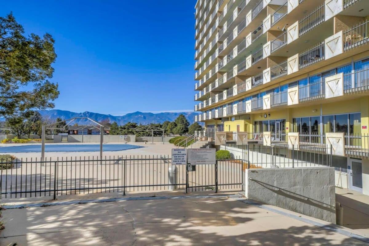 2Bd Luxury Condo Cocktail Lounge Beautiful Views Colorado Springs Exterior photo